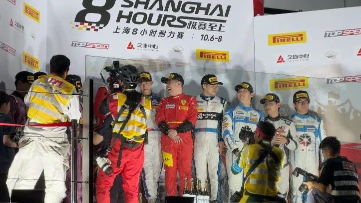 上海8小时耐力赛惊现“时光”背心丨DMpg赏金女王(官方版)与明星车手王一博同框