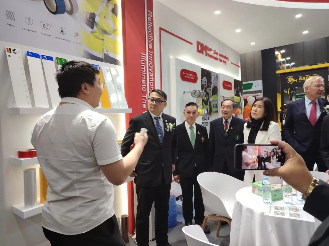 pg赏金女王(官方版)光学泰国劳动保；；；；ふ (5)